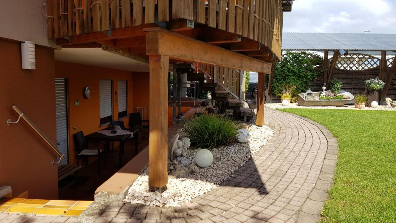 Ferienwohnung Schwarz Sersheim Екстер'єр фото